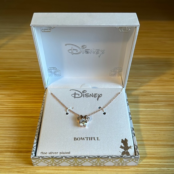 Disney Minnie Mouse Bowtiful Necklace - Picture 1 of 7